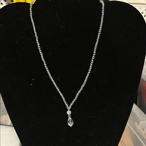 Vintage SWAROVSKI Elegant Silver CRYSTAL PENDANT Necklace.